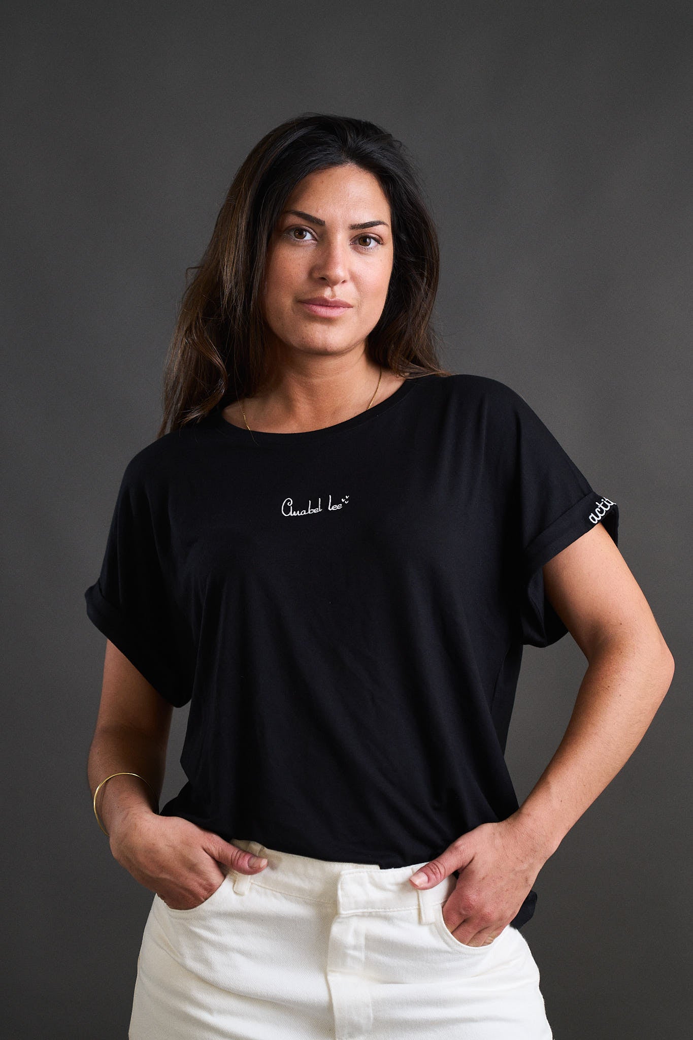 CAMISETA BÁSICA NEGRA